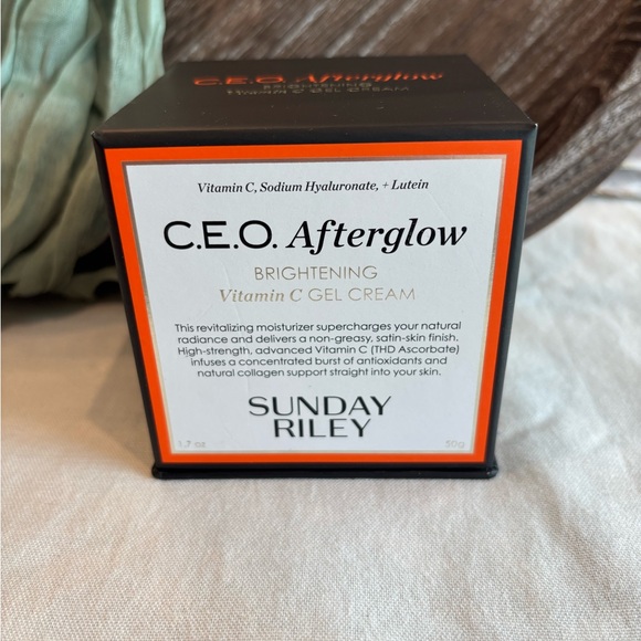 Sunday Riley C.E.O. Afterglow Brightening Vitamin C Gel Cream • Hydrating • Glow - Picture 7 of 9
